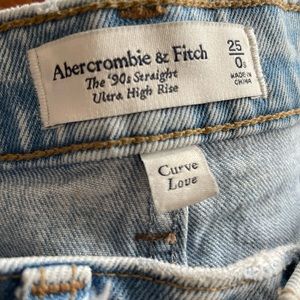 Abercrombie Curve Love Ultra High Rise 90s Straight Jean